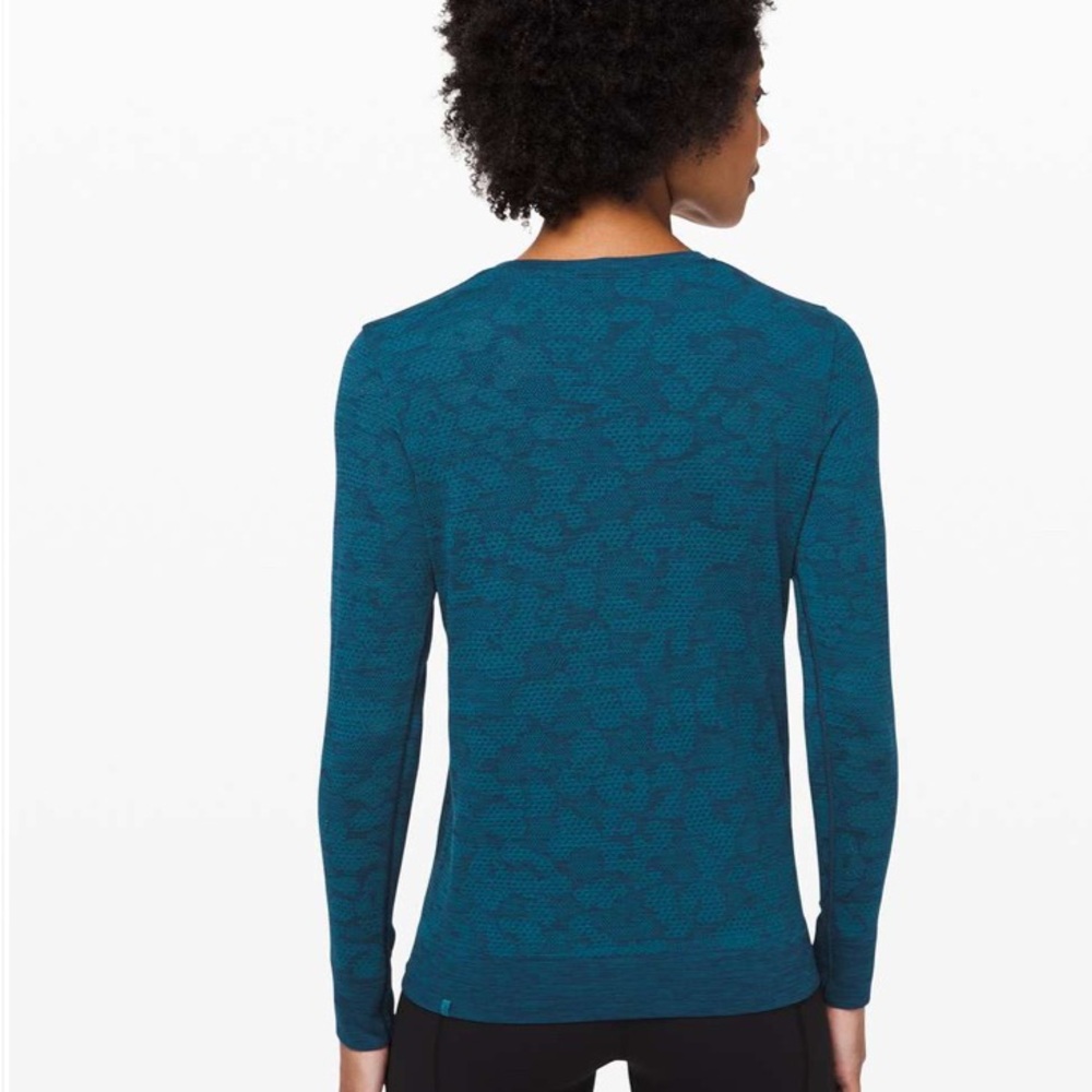 Lululemon Breeze By Long Sleeve
Pacific Teal / Night Diver - Picture 2 of 8